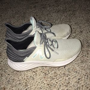 Womens New Balance Roav